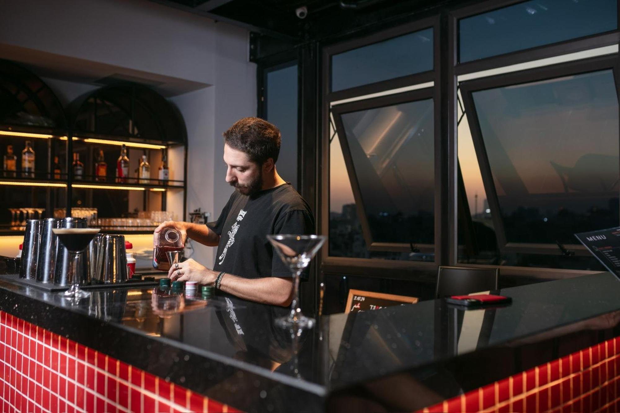 Lakeview Backpackers Hostel & Rooftop Bar ハノイ市 エクステリア 写真
