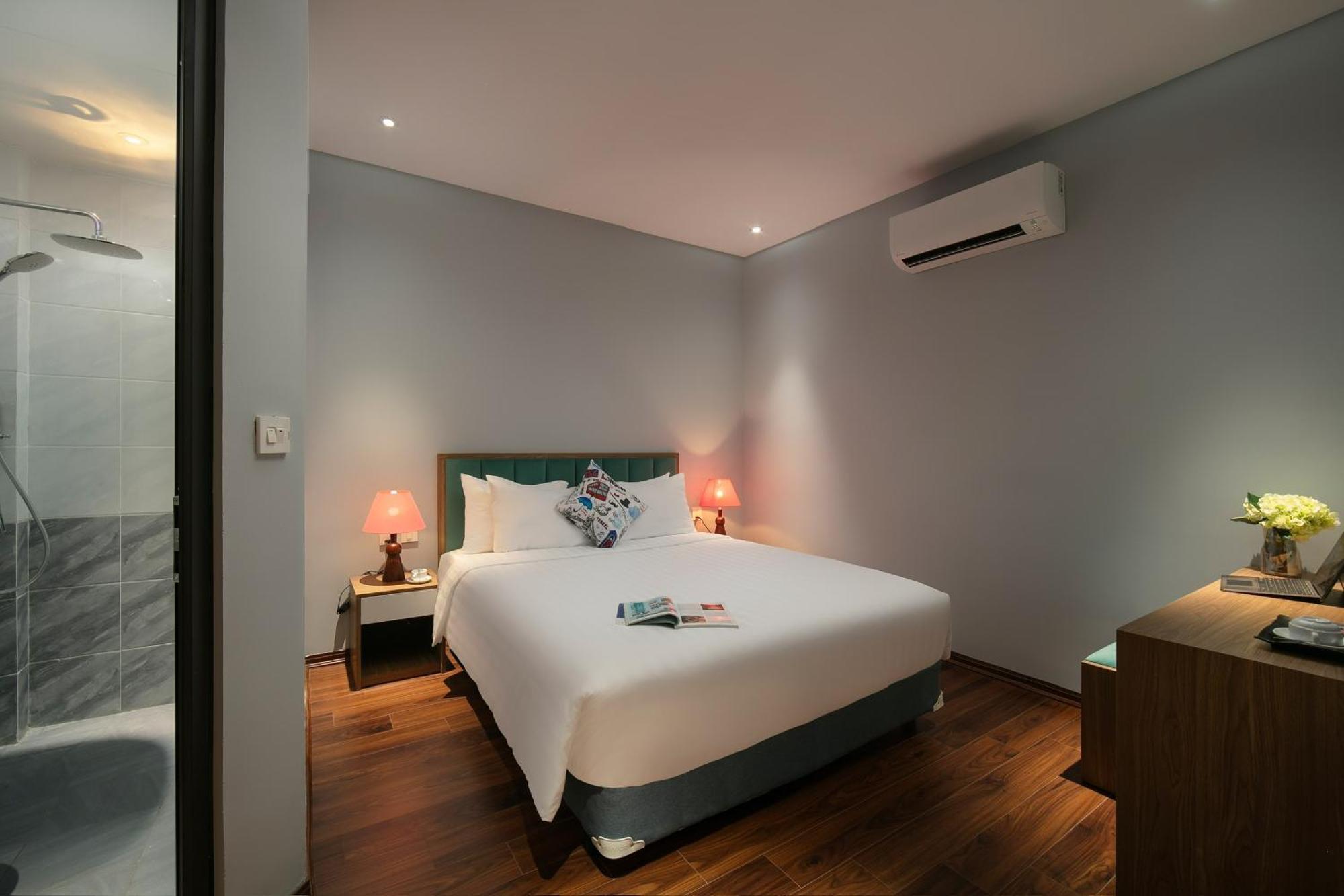 Lakeview Backpackers Hostel & Rooftop Bar ハノイ市 エクステリア 写真
