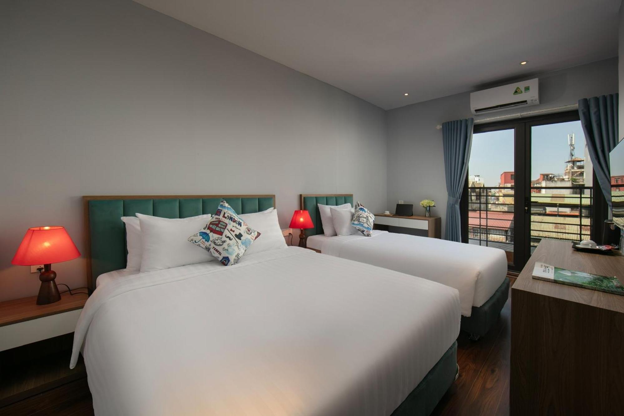 Lakeview Backpackers Hostel & Rooftop Bar ハノイ市 エクステリア 写真