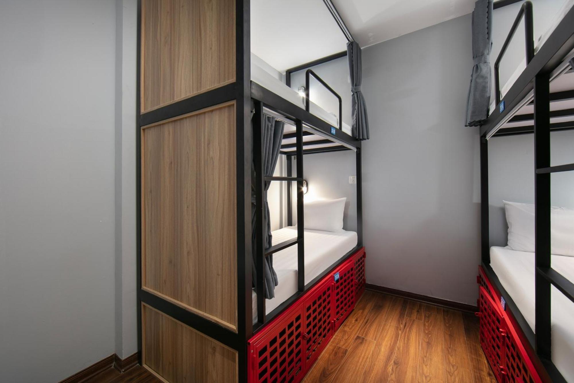Lakeview Backpackers Hostel & Rooftop Bar ハノイ市 エクステリア 写真
