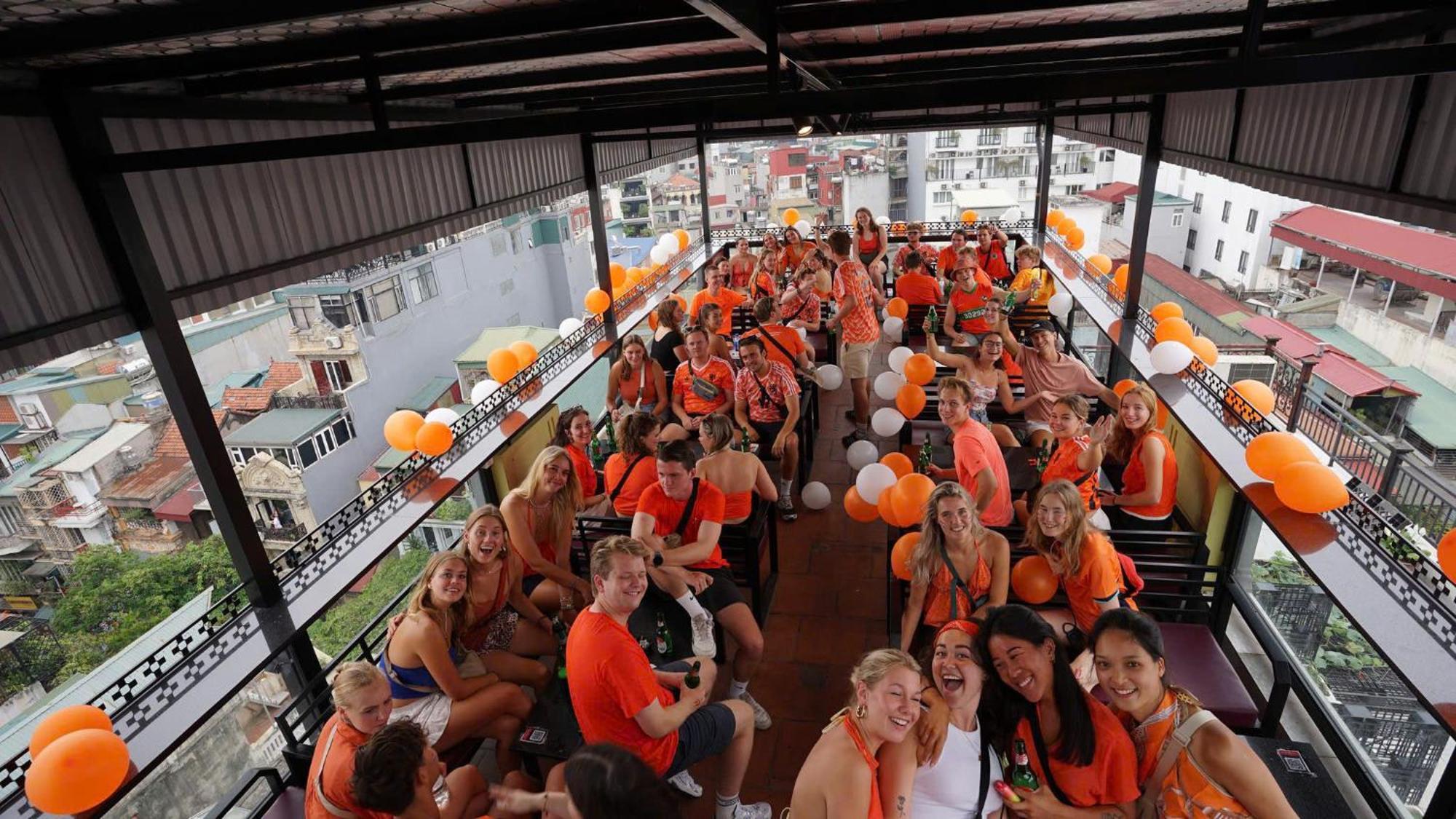 Lakeview Backpackers Hostel & Rooftop Bar ハノイ市 エクステリア 写真